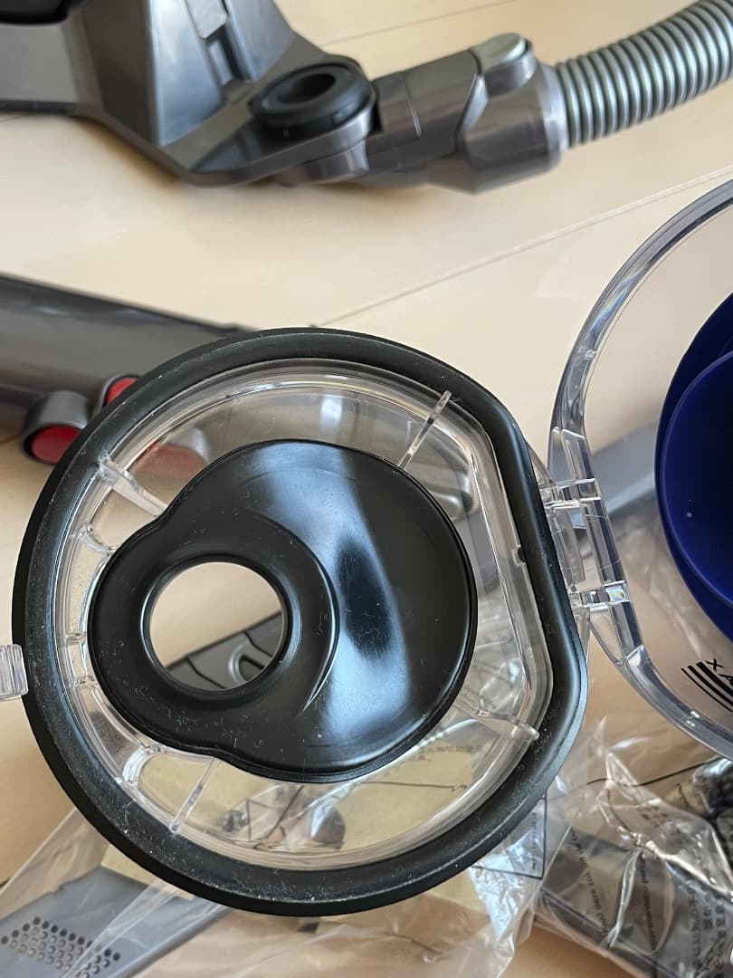 【超美品】dyson ball fluffy 掃除機 本体 未使用付属品多数