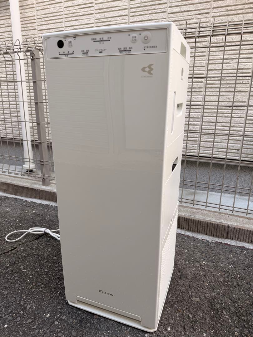 【美品】2023年製 ダイキン 加湿空気清浄機 ストリーマ MCK50Y-W