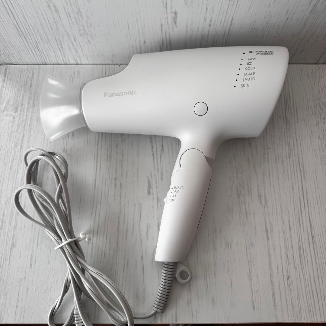 【Panasonic】ヘアドライヤー　ナノケア EH-NAOG ホワイト