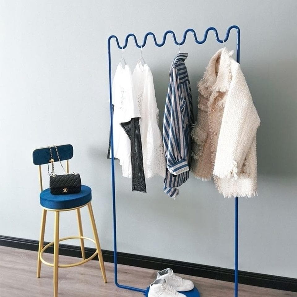 新品 北欧風 ウェーブハンガーラック／波型ミニマルデザイン ブルー 青