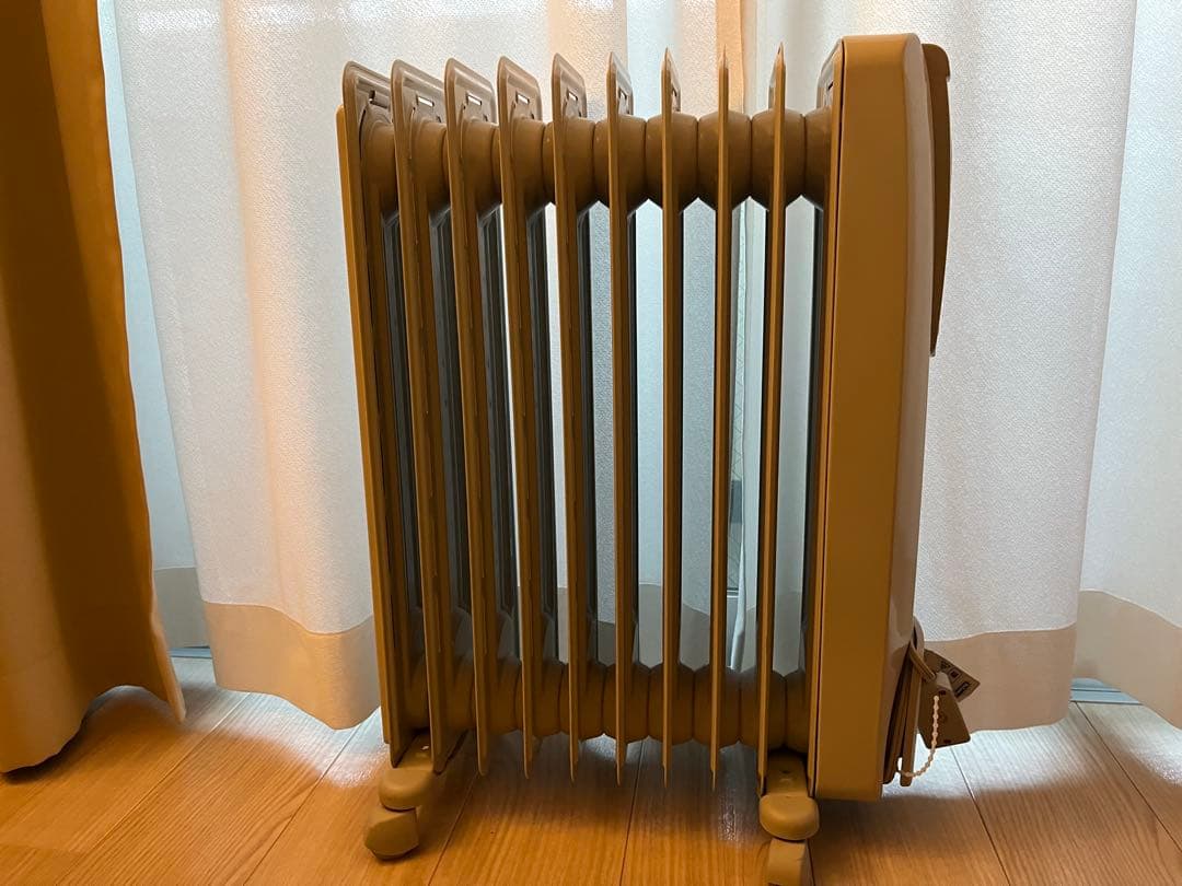 DeLonghi デロンギ オイルヒーター デジタルラディアント 暖房機具