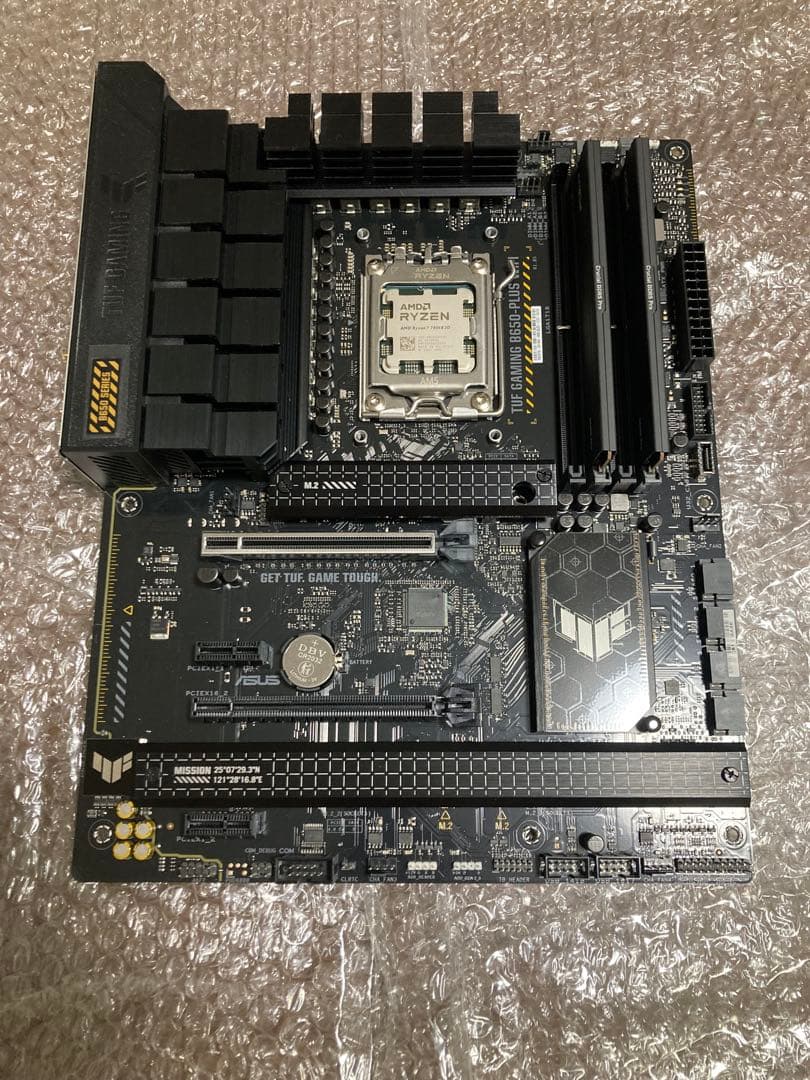 AMD Ryzen 7 7800X3DとASUS B650とメモリ16✖️2