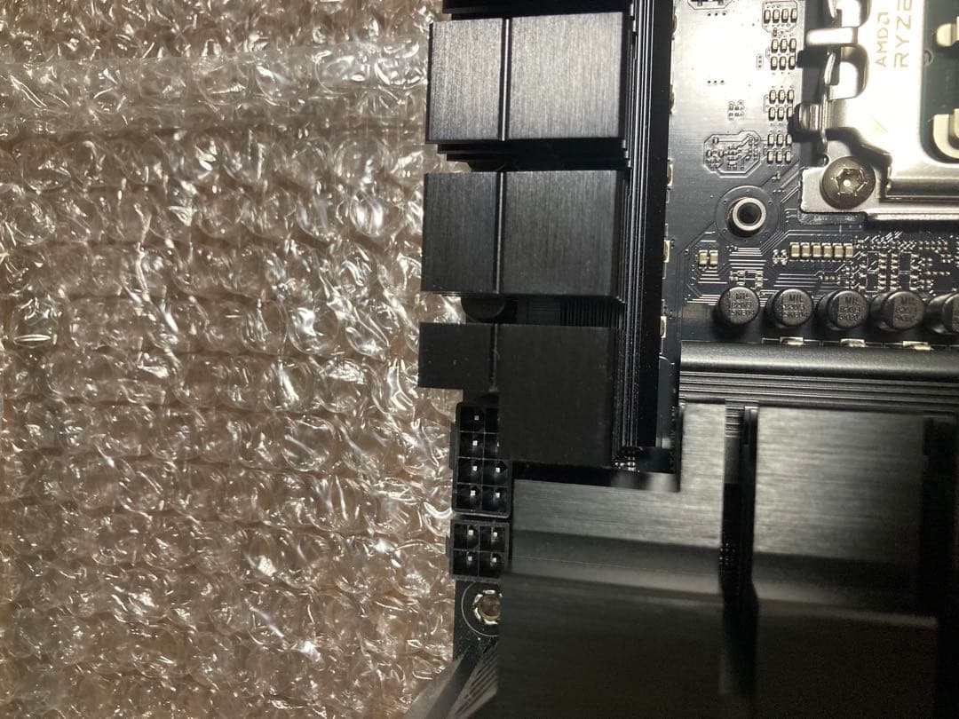 AMD Ryzen 7 7800X3DとASUS B650とメモリ16✖️2