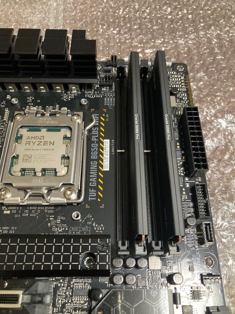 AMD Ryzen 7 7800X3DとASUS B650とメモリ16✖️2