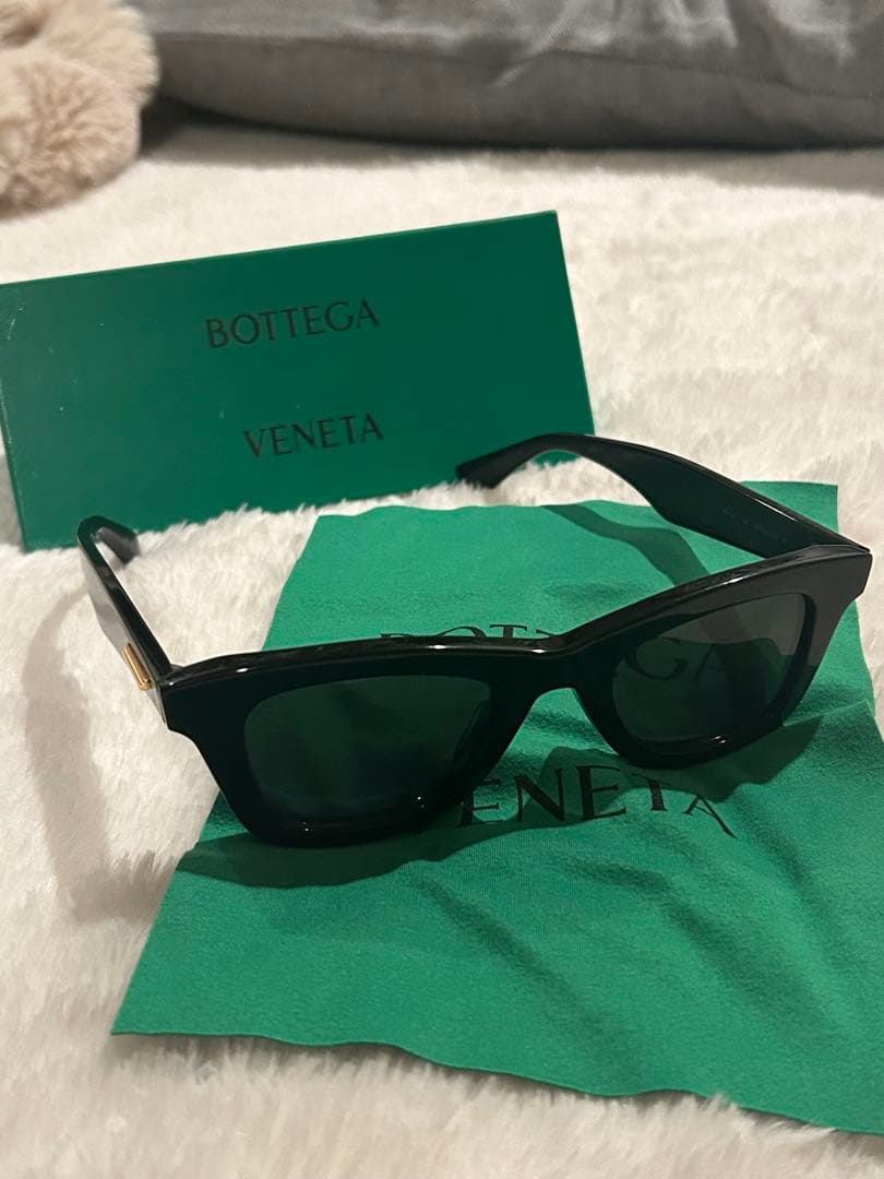 よもぎ　ボッテガヴェネタ　サングラス