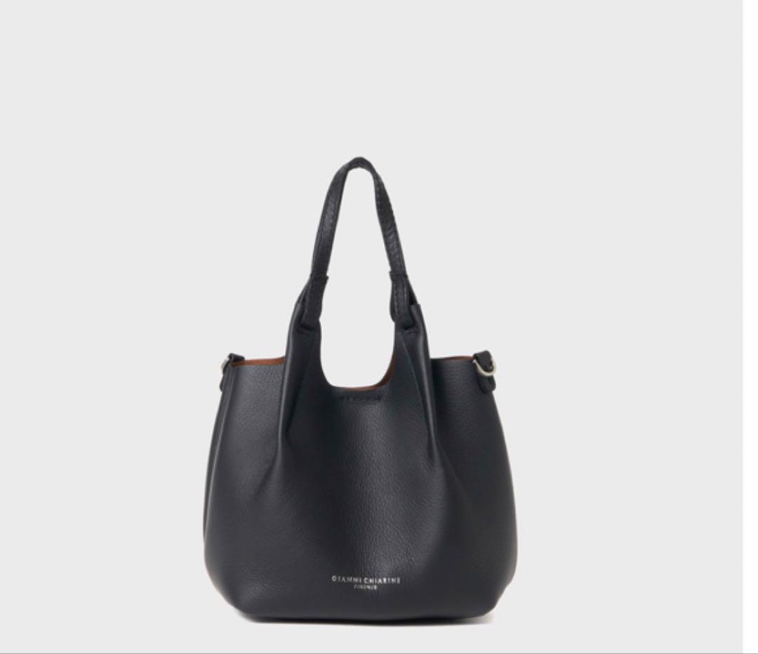 ジャンニキャリーニ　ＤＵＡショルダーバッグ