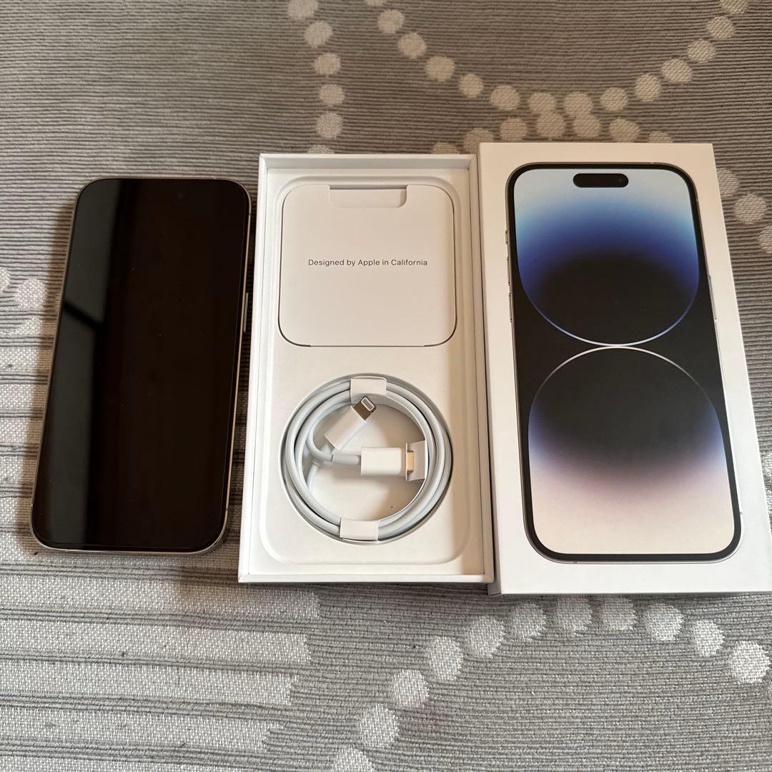 Apple iPhone 14 Pro 本体