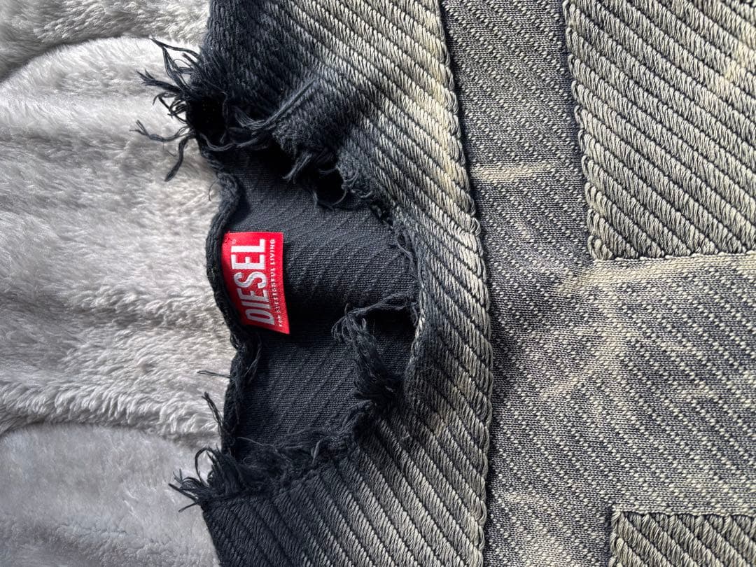 DIESEL ブラックニットセーター フリンジ付き