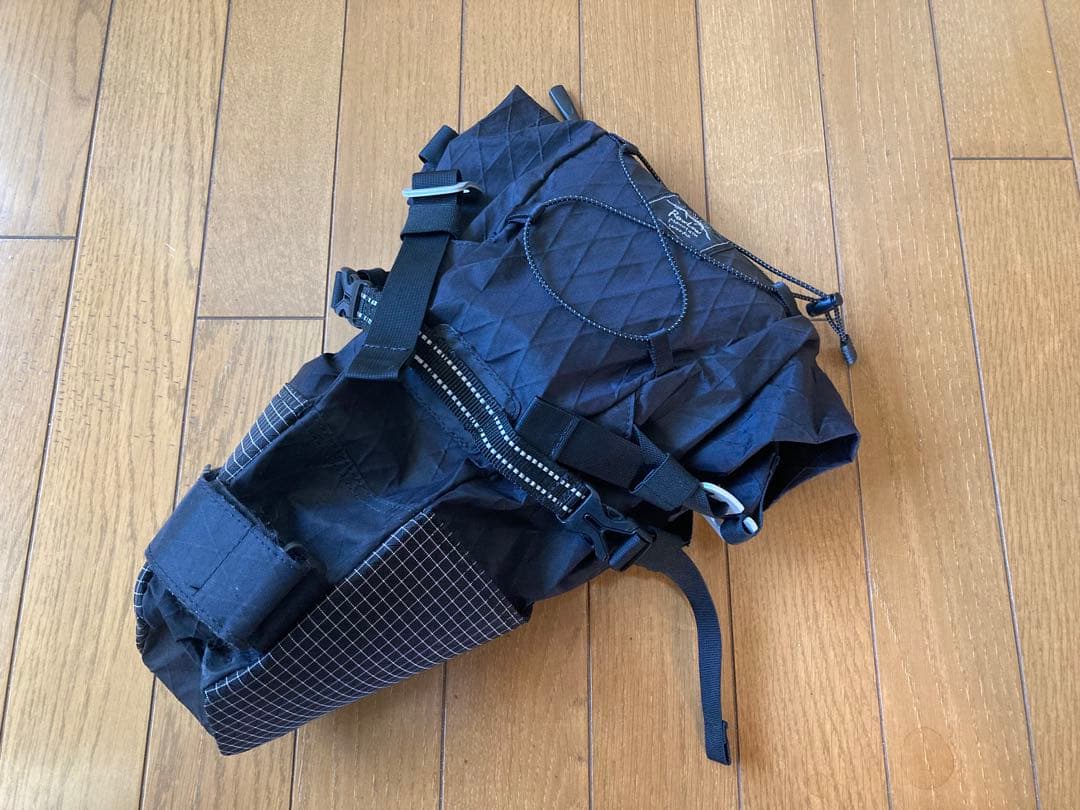 ロウロウマウンテンワークス サドルバッグ ブルーラグ サーリー アウターシェル