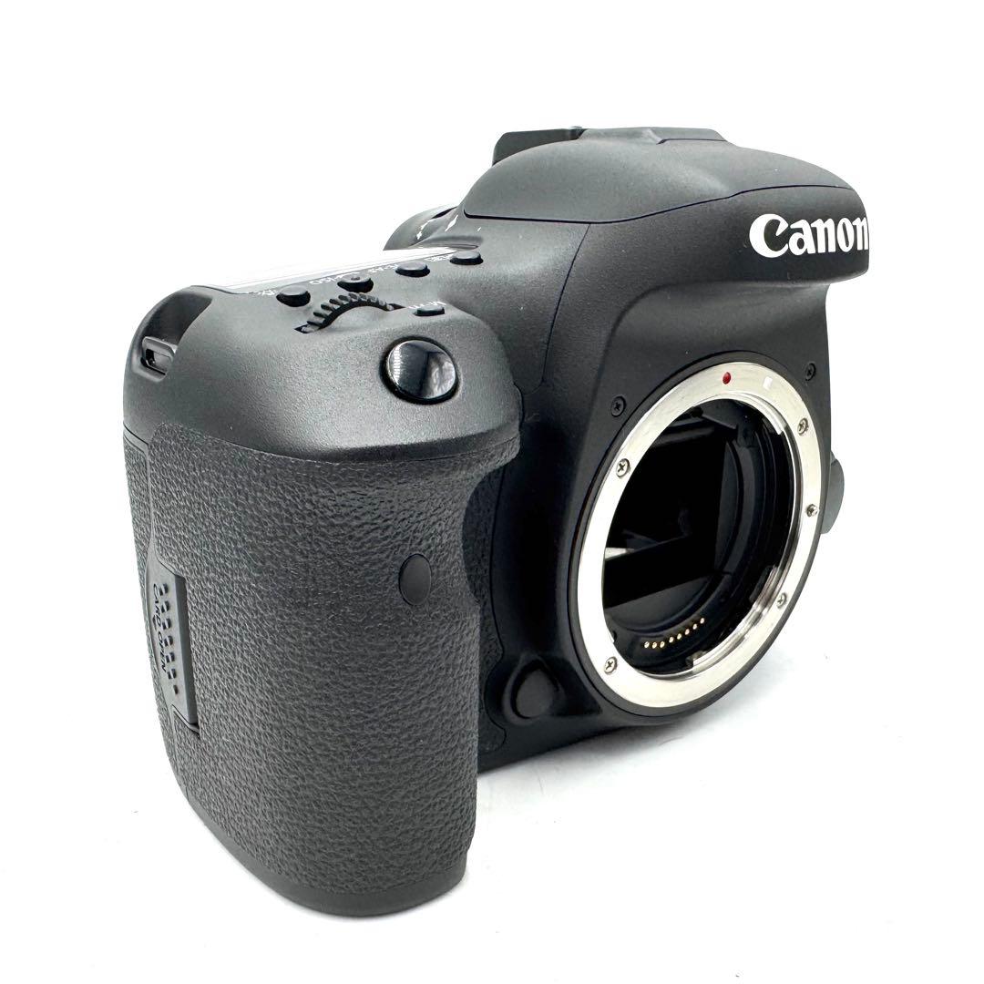 未使用級！CANON キャノン EOS 7D Mark II デジタル一眼レフ