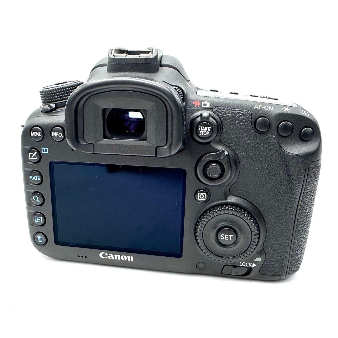 未使用級！CANON キャノン EOS 7D Mark II デジタル一眼レフ