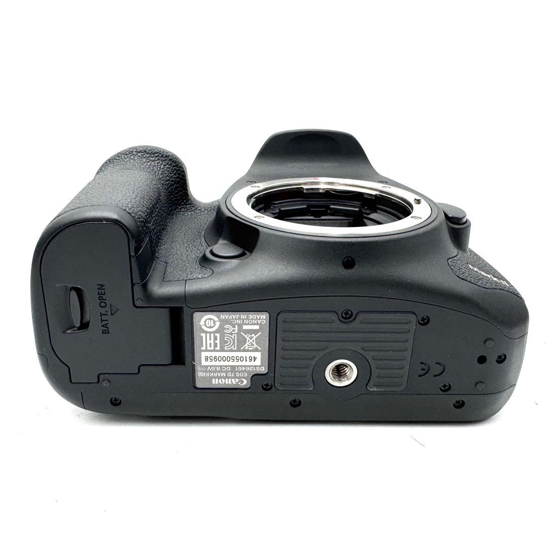 未使用級！CANON キャノン EOS 7D Mark II デジタル一眼レフ