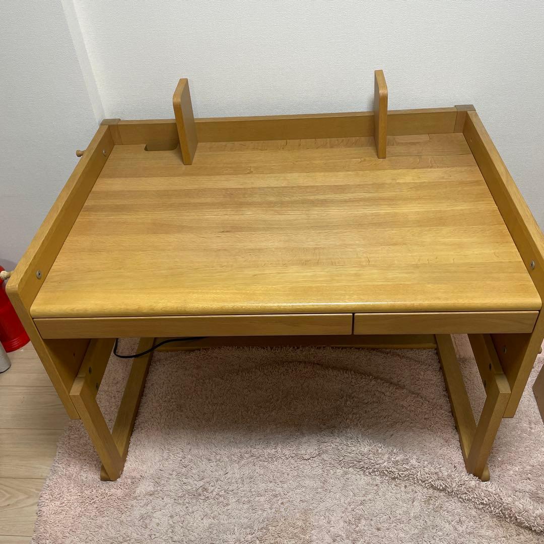 Benesse karimoku カリモク&ベネッセ　学びデスク