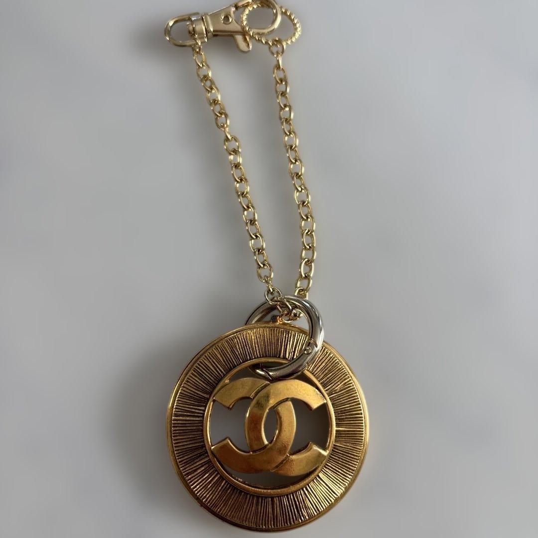 シャネル　キーホルダー (訳あり)