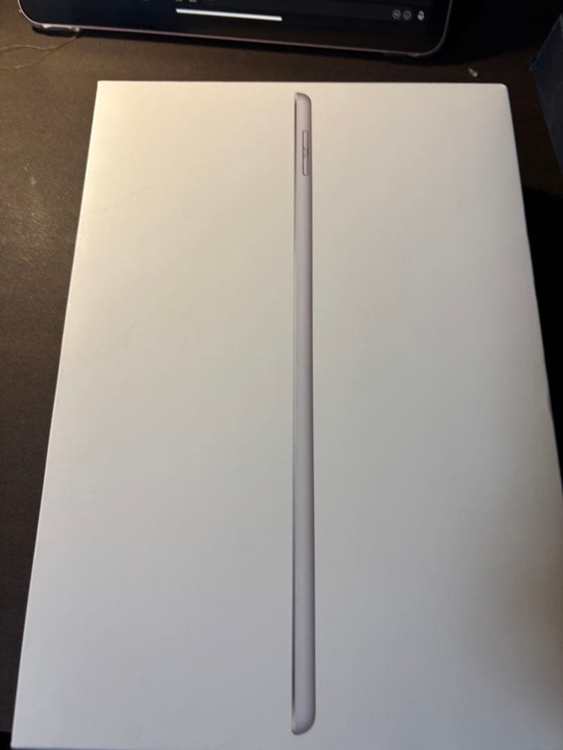 Apple iPad (第7世代)128GBWiFi+cellularケース付き