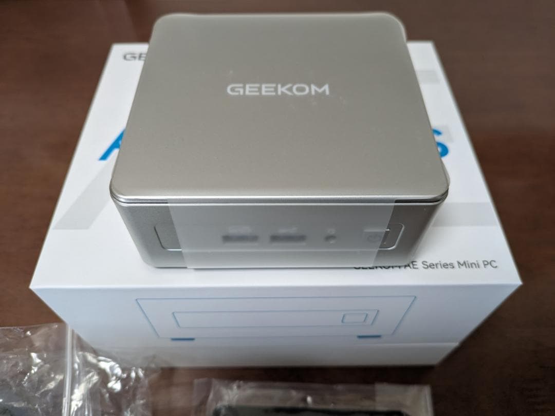 GEEKOM AE7 ミニPC Ryzen 9 7940HS 新品同様