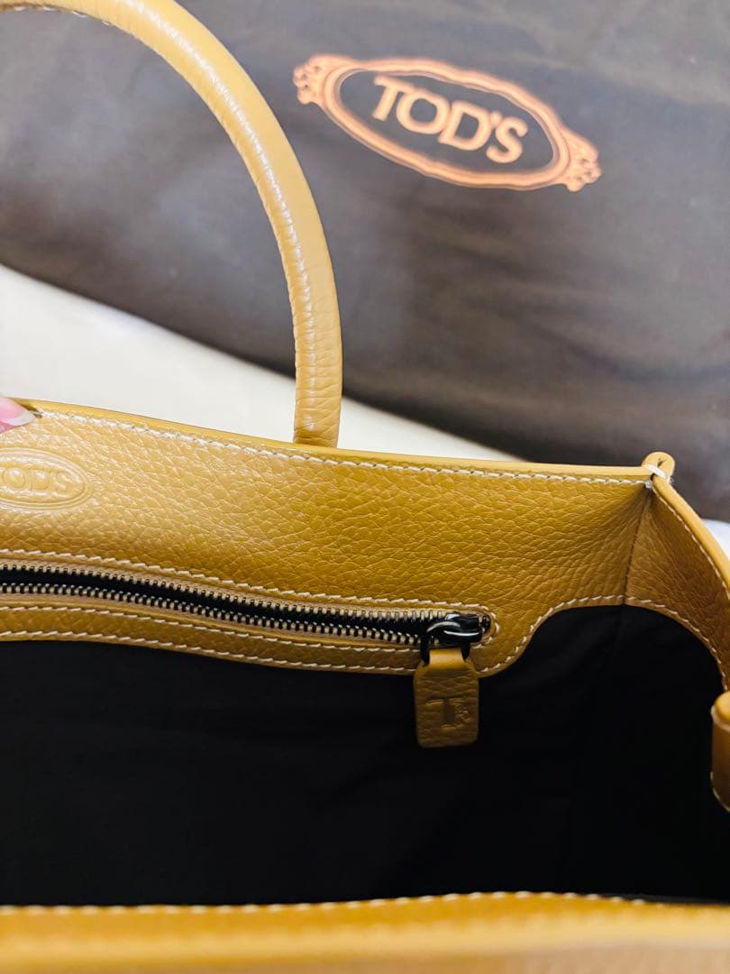 TOD'S　トッズ　レザーハンドバッグ　ベージュ　保存袋　カード　ハンドバッグ