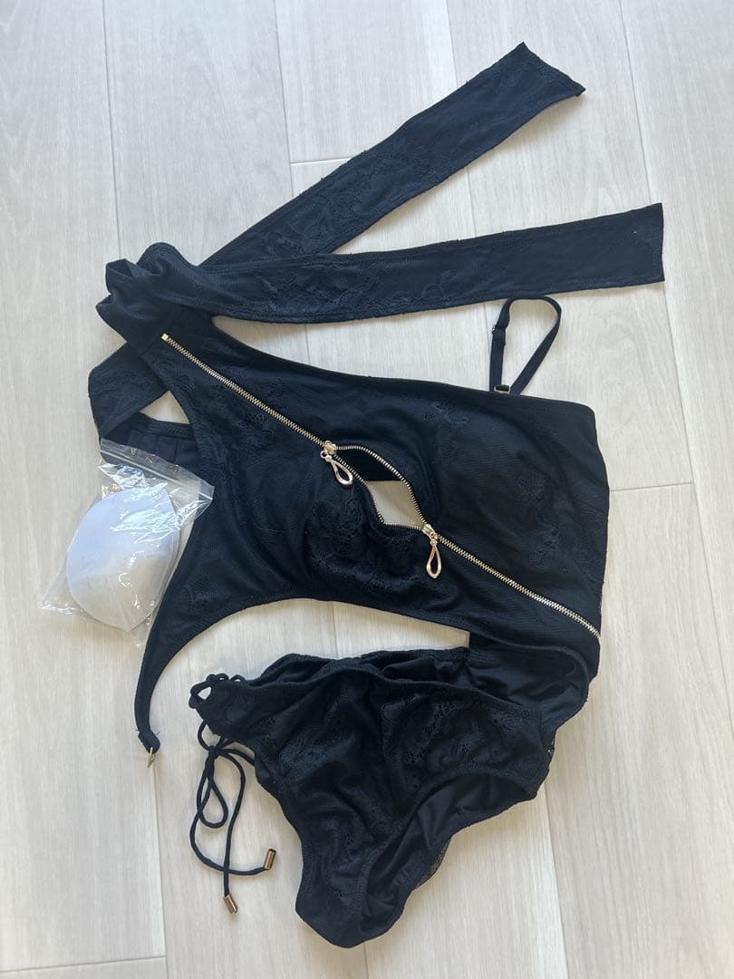 ローブドフルール　Lacy zip swim wear