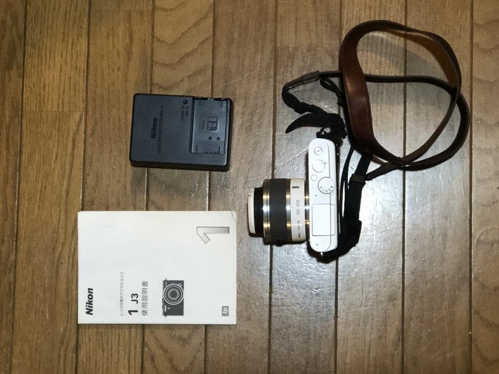 Nikon 1 J3 ホワイト 本体 付属品あり