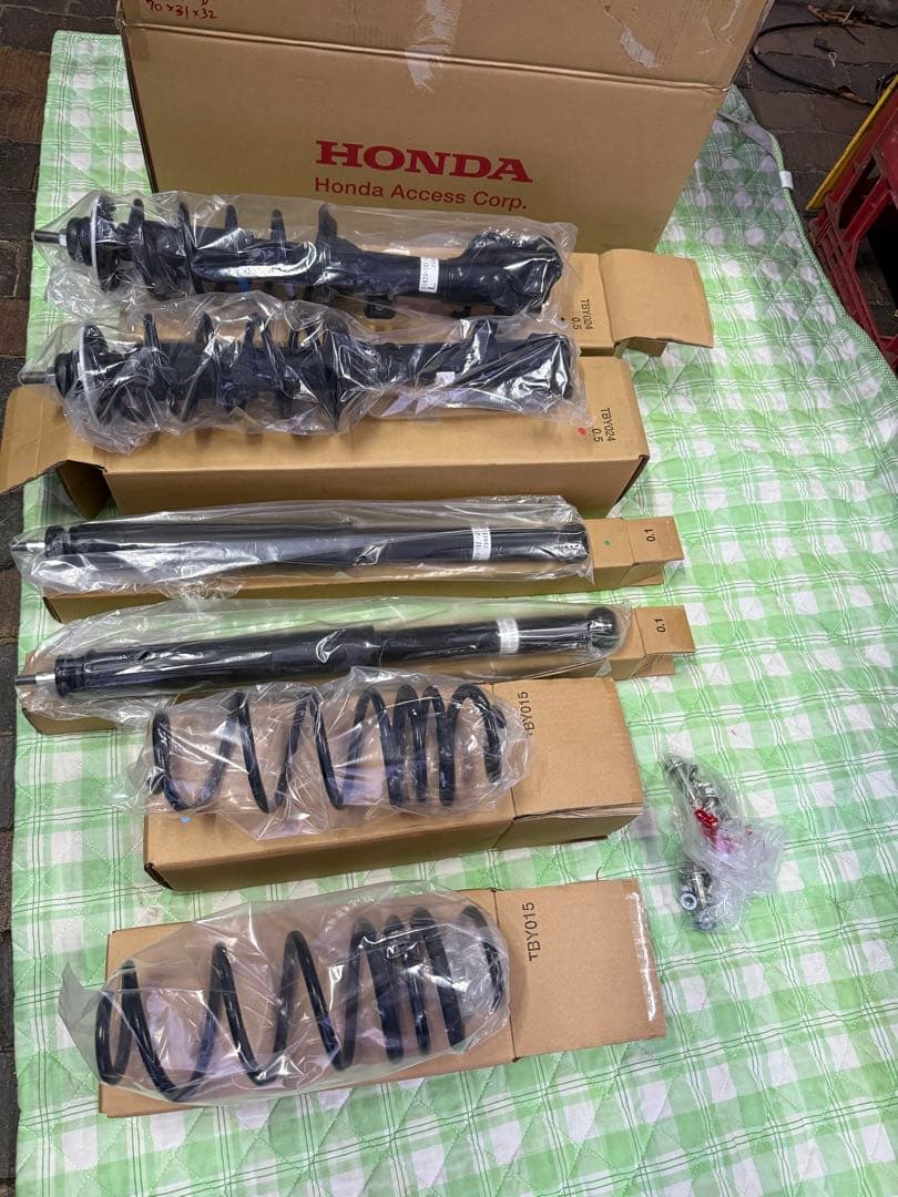 ホンダ　N-ONE RS（MT） 純正のJG3サスペンション一式 926km使用