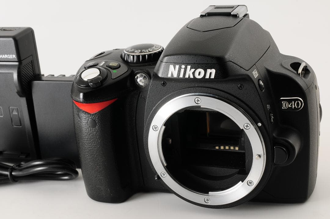 【ほぼ新品】 ニコン Nikon D40 ボディ シャッター回数 1900回