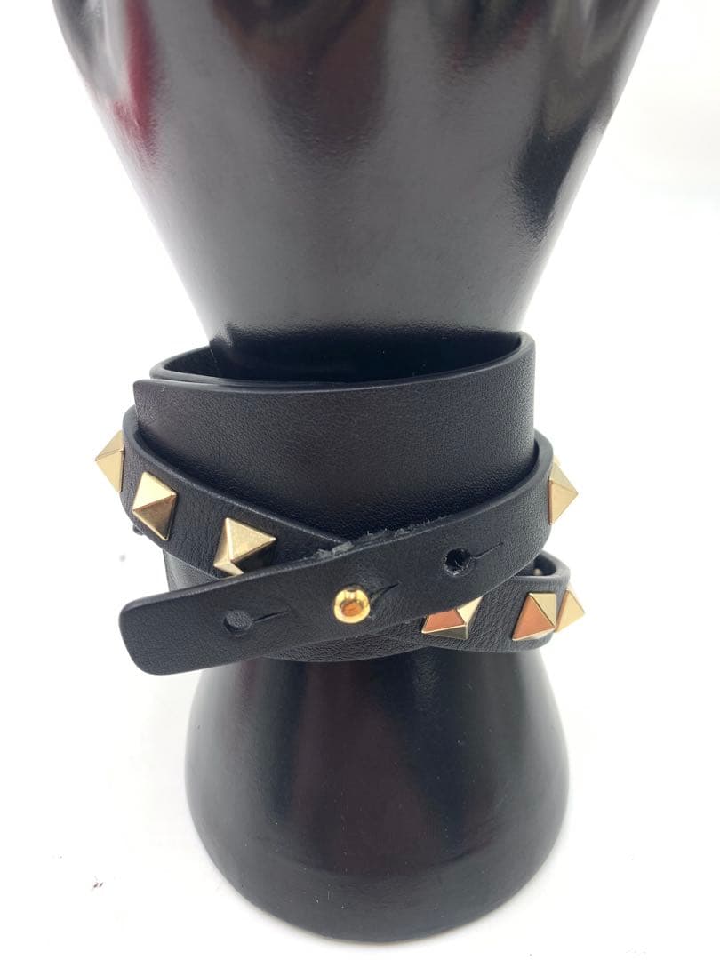 ヴァレンティノガラヴァーニ　ブランド　ブラック　スタッズバングル　ブレスレット