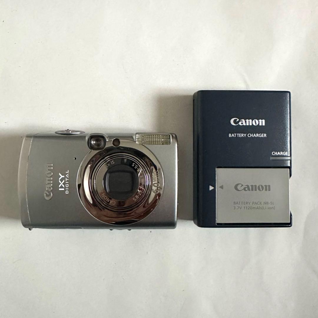 Canon IXYDIGITAL800ISデジタルカメラ　バッテリー・充電器付き
