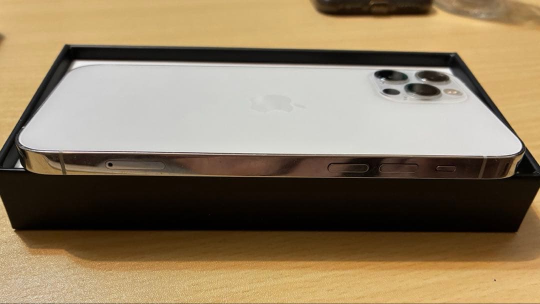 Apple iPhone 12pro 256GB バッテリー76%