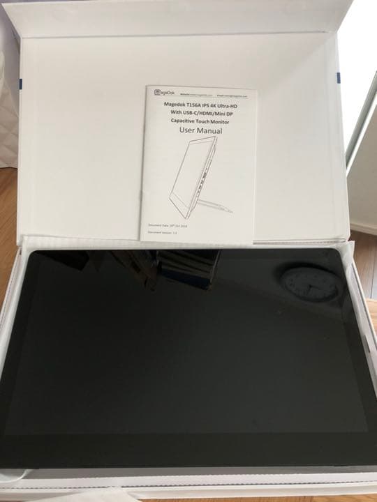 15.6インチ マルチタッチモニター 3840x2160 4K解像度