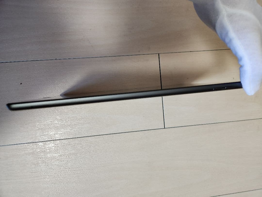 【美品】iPad 第7世代 32GB スペースグレイ カバー付