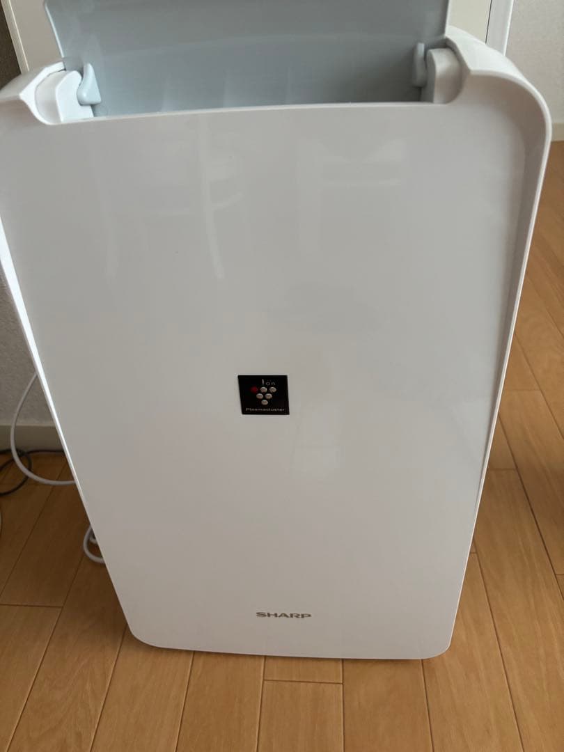 【りんご】シャープ 除湿機　 ホワイト