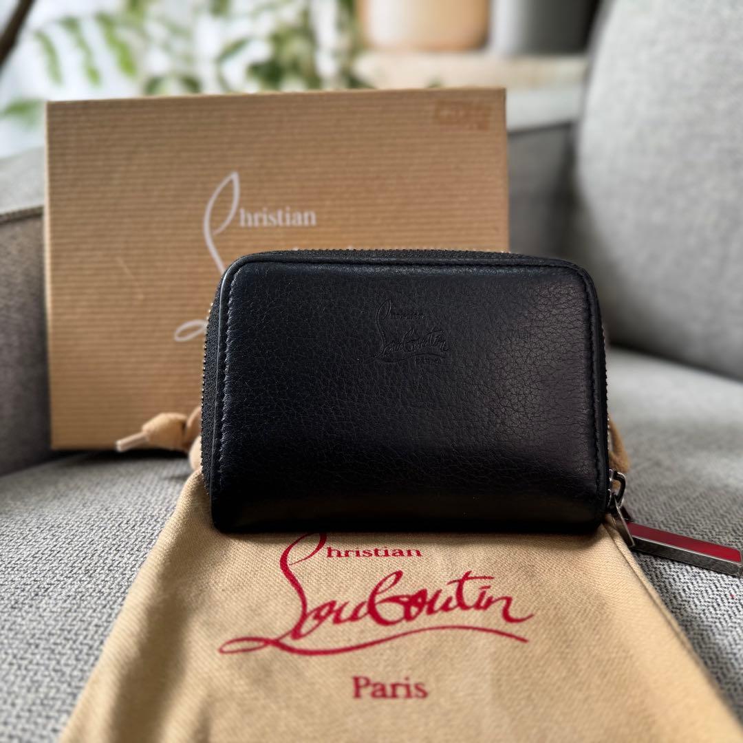 クリスチャン ルブタン パネトーネ ケース