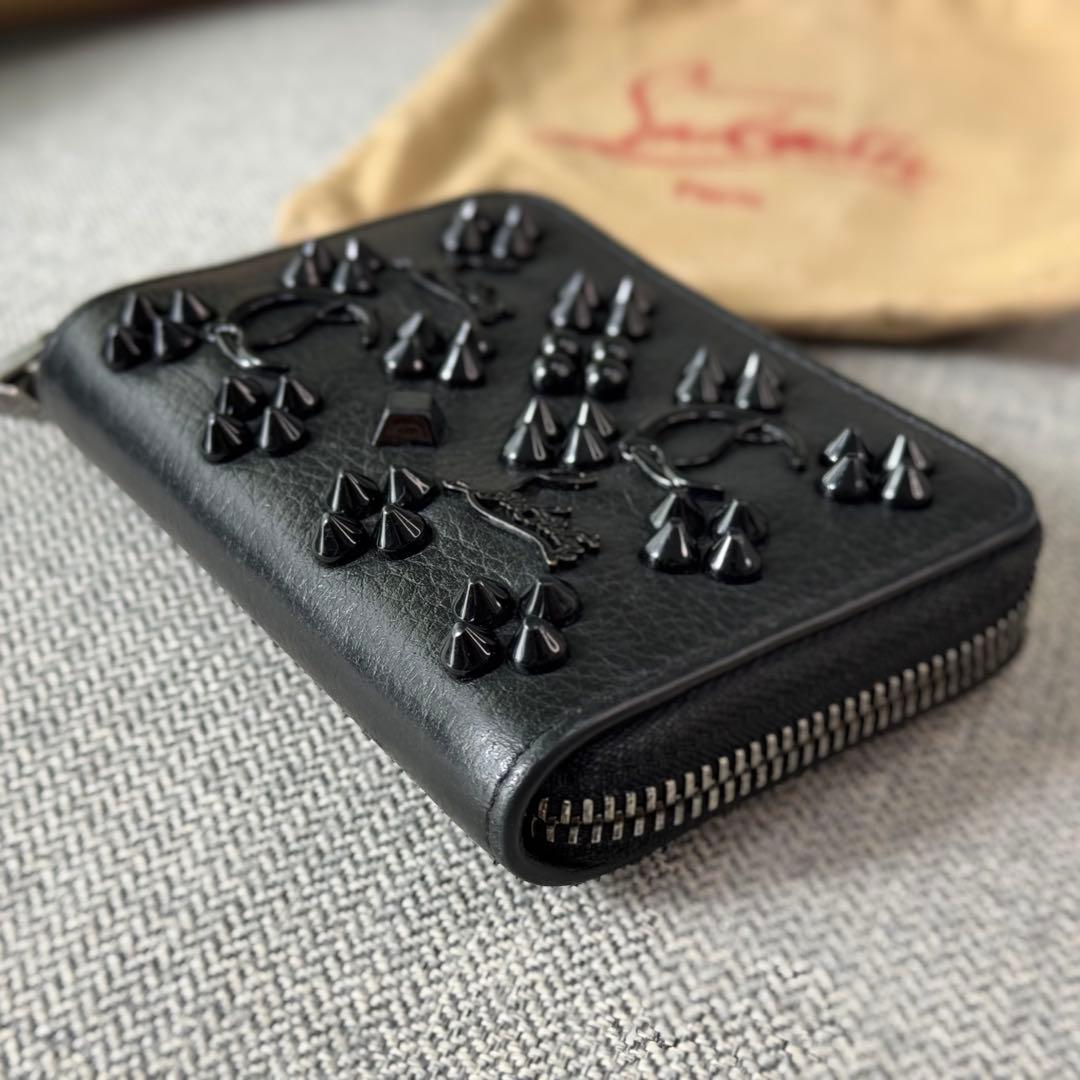 クリスチャン ルブタン パネトーネ ケース