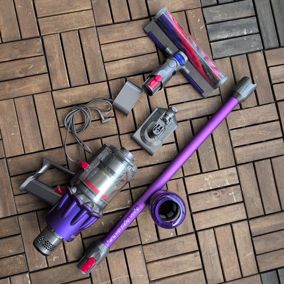 dyson ダイソン デジタルスリム フラフィ掃除機 SV18 良品！