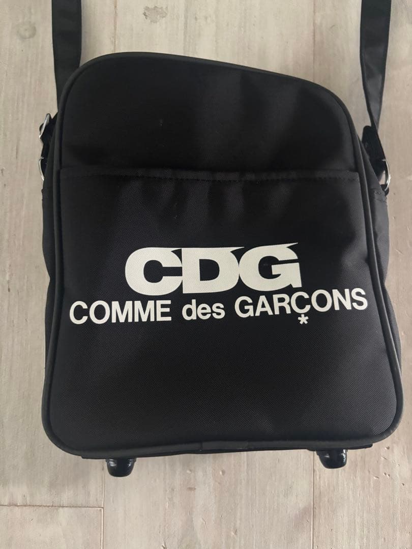 CDG ブラック ショルダーバッグ