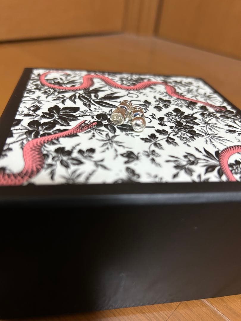 【美品】【現行】GUCCI ピアス　スクエア&ラウンド スタッズ　GG 925