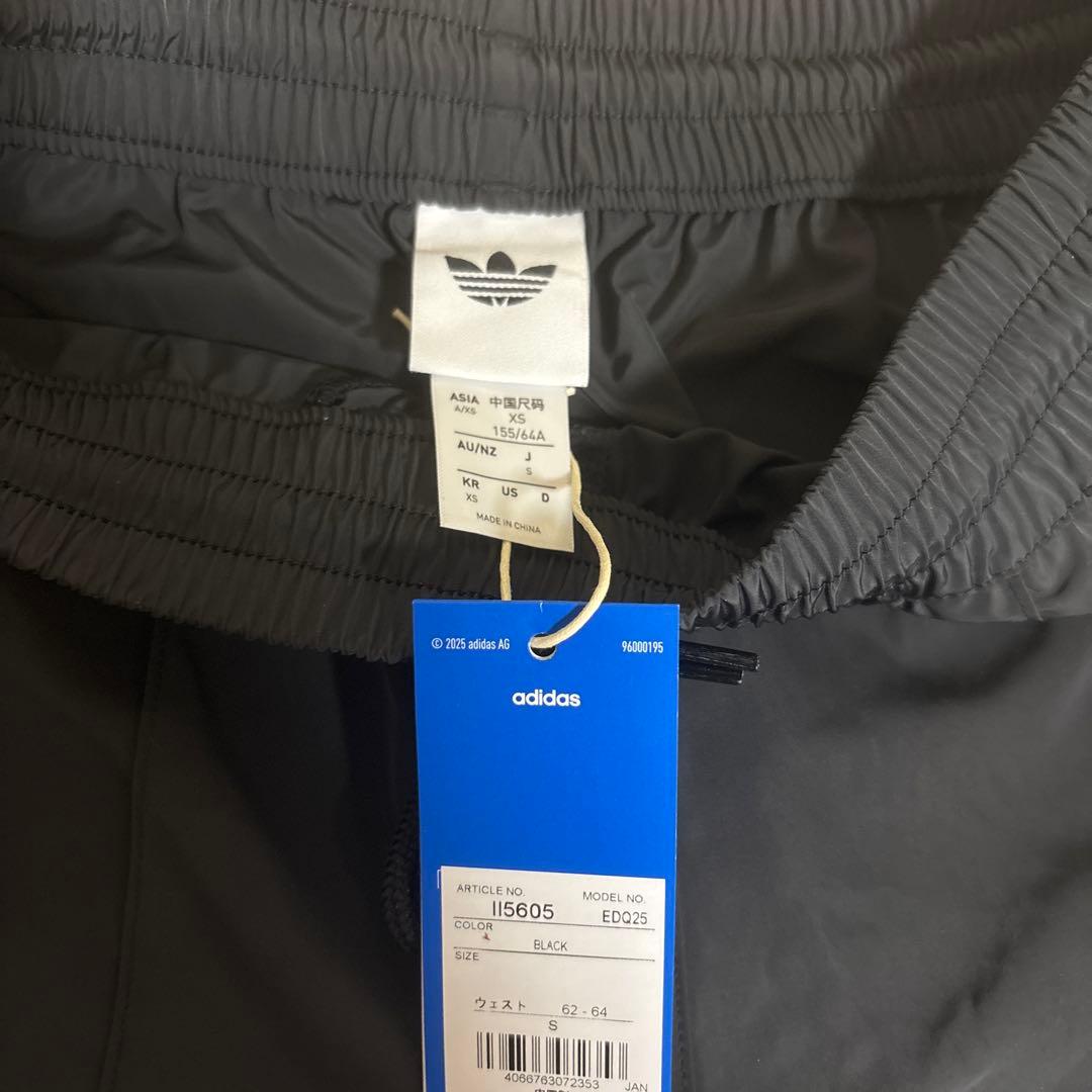 adidas ブラック レースショートパンツ