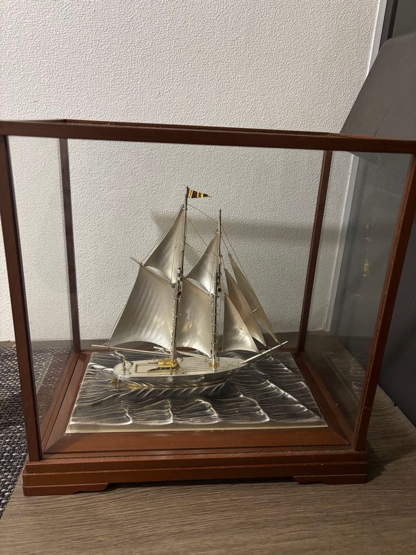 花*月様 純銀刻印　帆船置物　船長さ21cm 大きめ　ガラスケース付き　レトロ