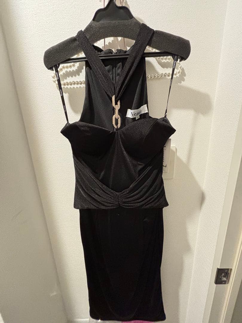 veaut タイトフィット ブラックドレス ハイネック