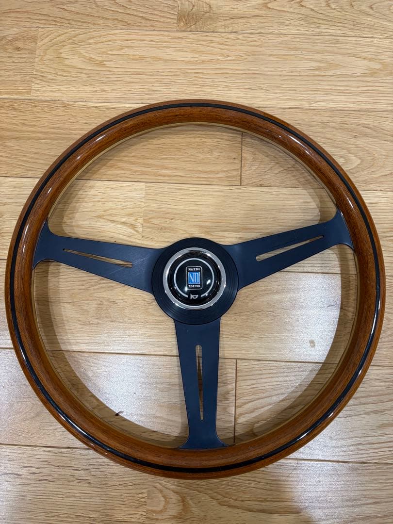 明日まで値下げ！NARDI ステアリング　36φ
