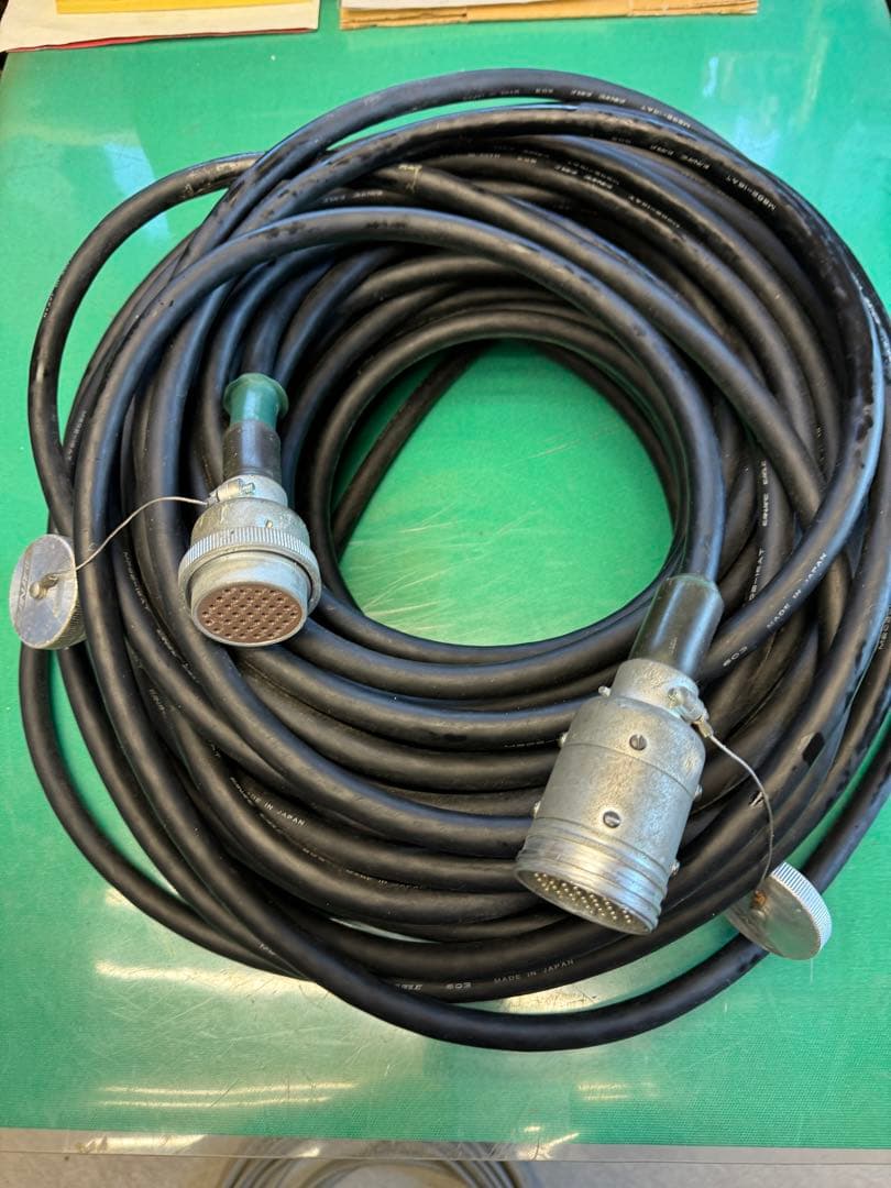 特殊ケーブル　キャップ芯数は37本　約53m