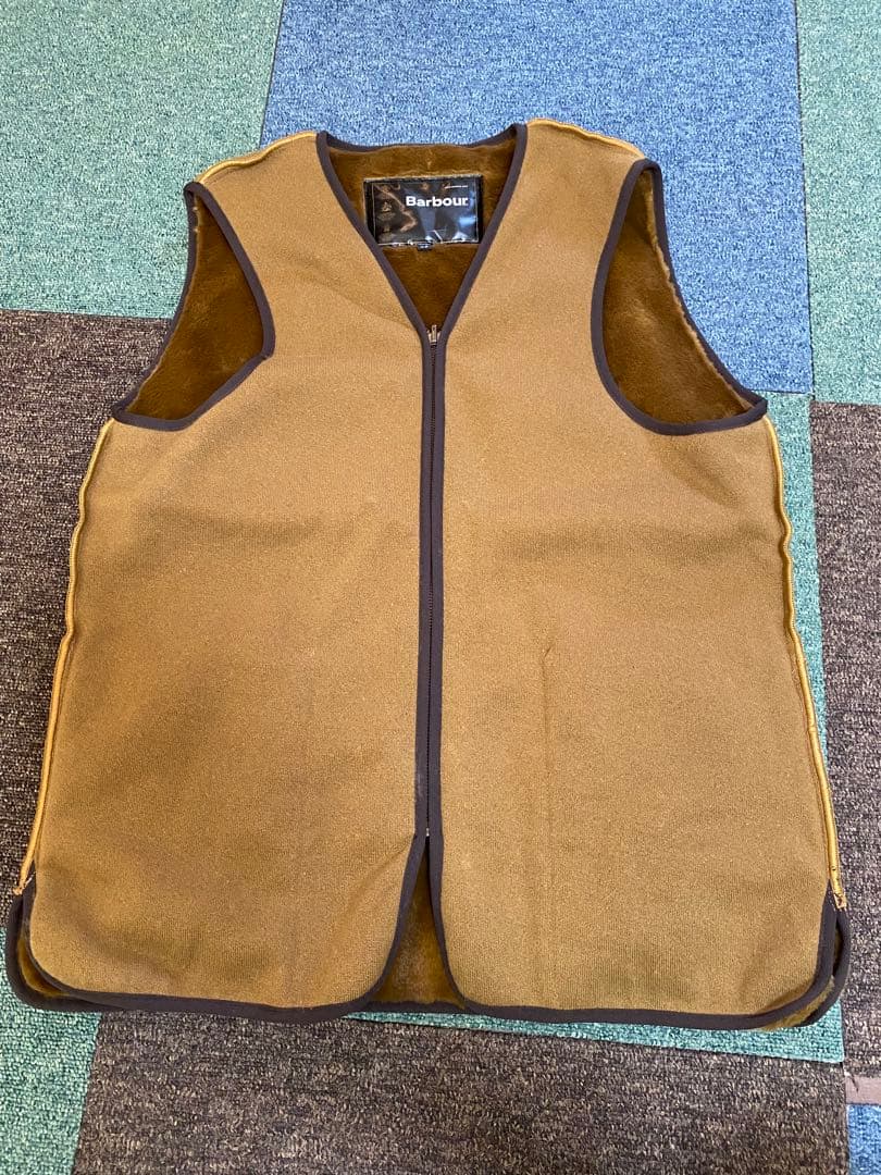 Barbour フロントジップ ファー ライナー ベスト 42