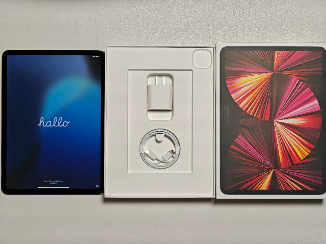 iPad Pro 11インチ / 新品保護ガラス / カバー+ペン付属