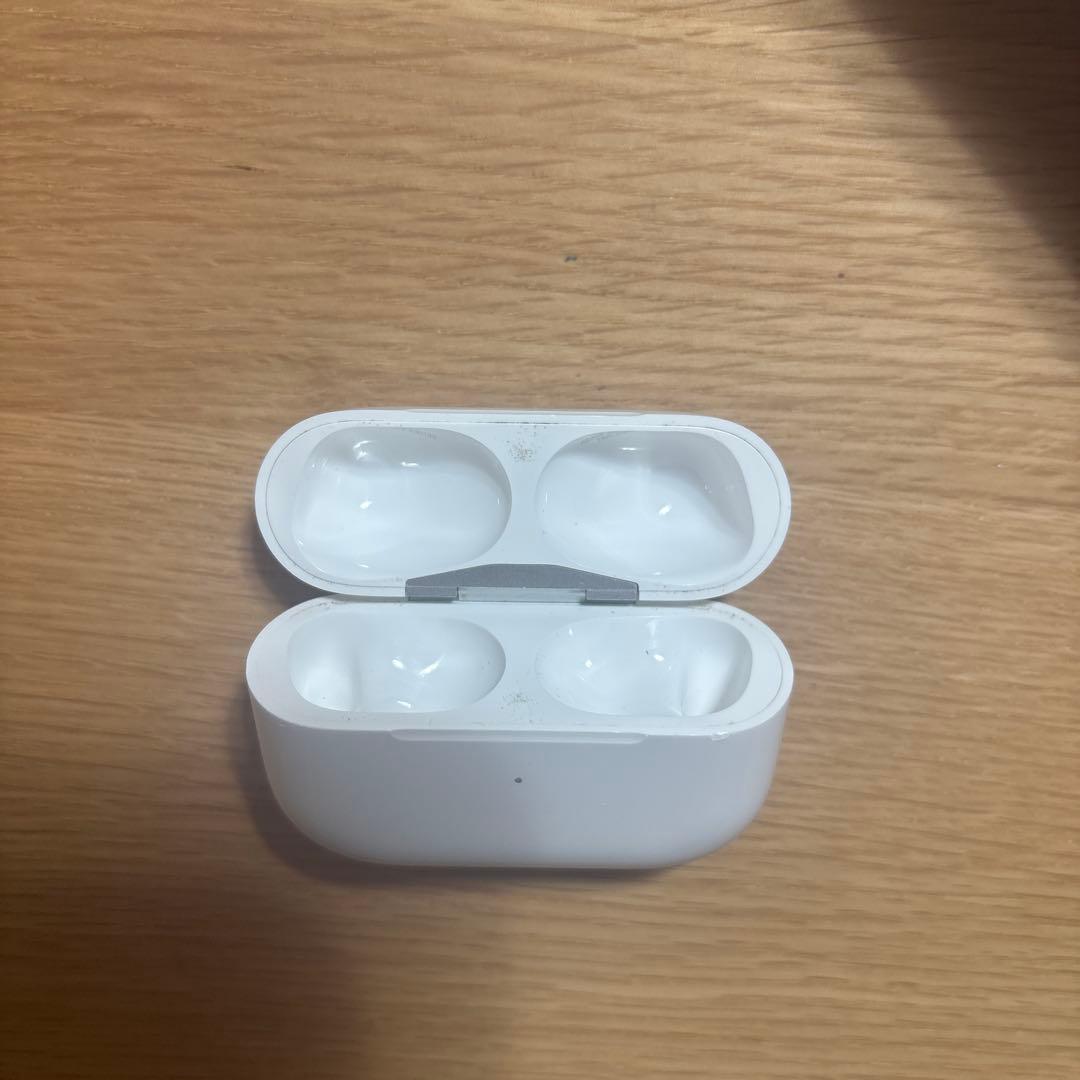 Air pods pro 第二世代　ホワイト イヤホンケース 充電ケース　箱付き