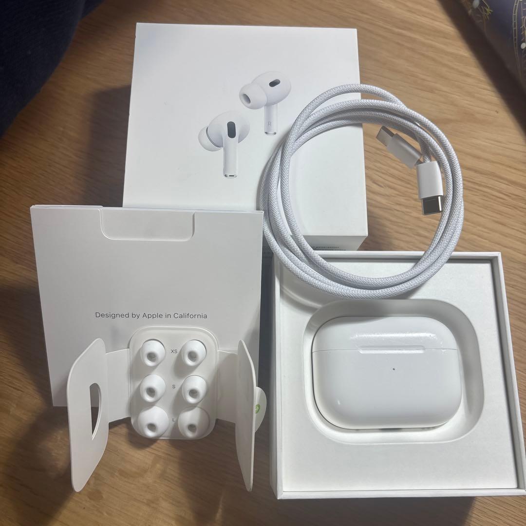 Air pods pro 第二世代　ホワイト イヤホンケース 充電ケース　箱付き