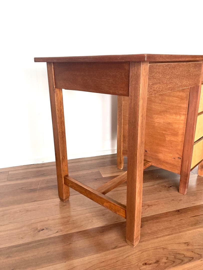 【メンテ済み】シンプルなデザインの木製机　片袖机　ビンテージ　昭和レトロ