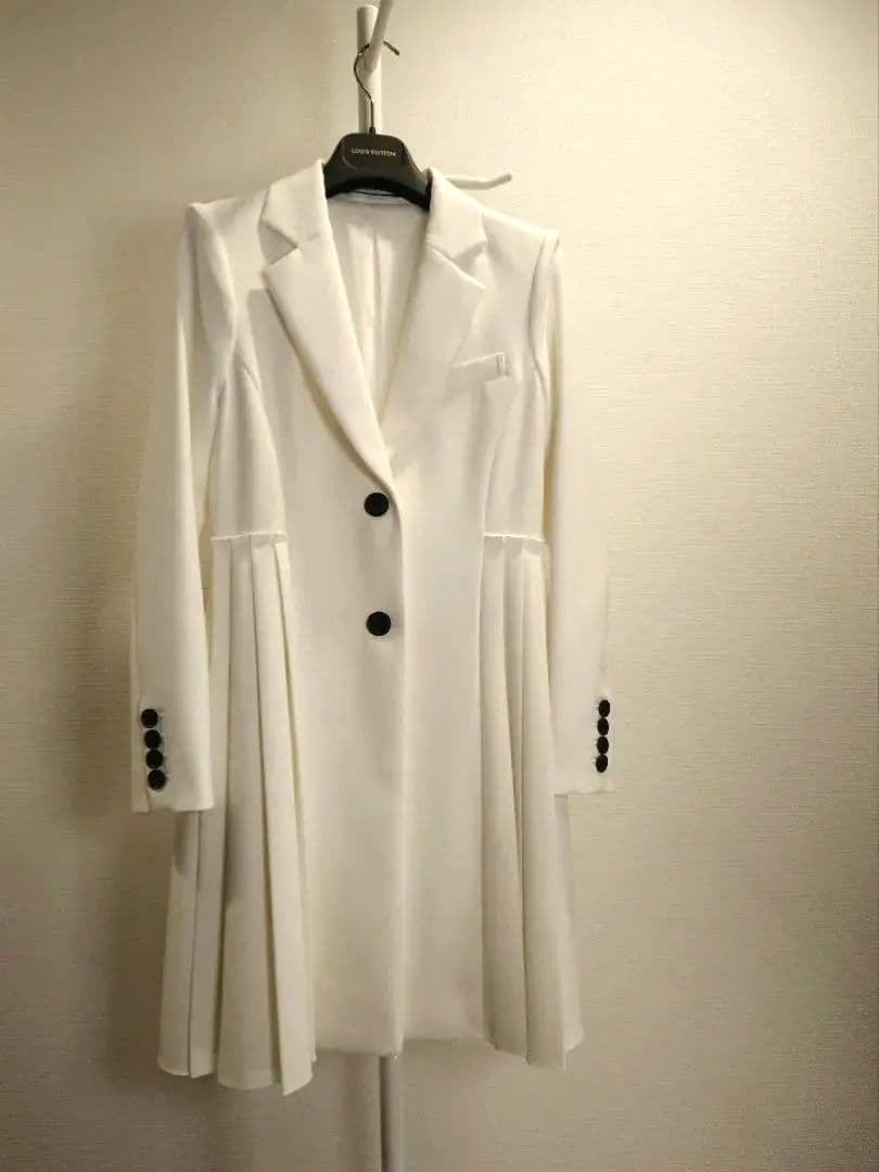 フォクシーニューヨーク定価13万ワンピ、コートにも♪、プリーツスカートワンピ