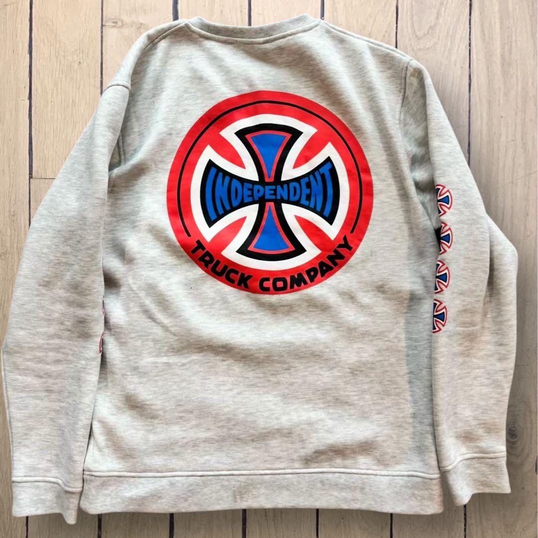 【INDEPENDENT】ビッグロゴ スウェット グレー 袖プリント#509