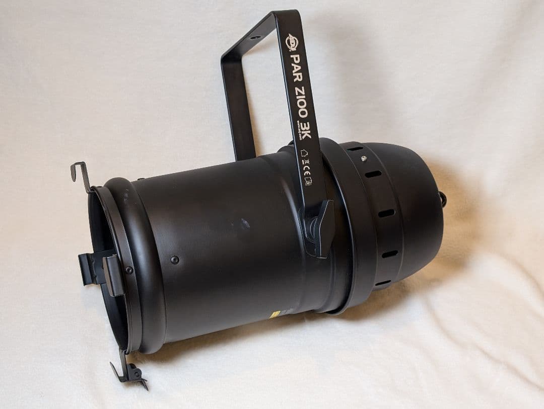 ①American DJ PAR Z100 3K スポットライト