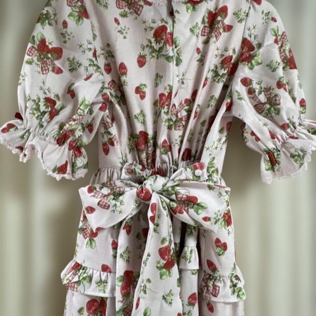 axeskawaii イチゴのワンピース